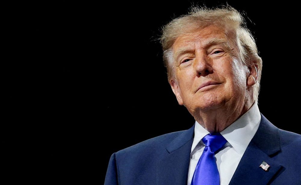 Aprovação de Trump cai para 32%, menor índice de sua carreira política