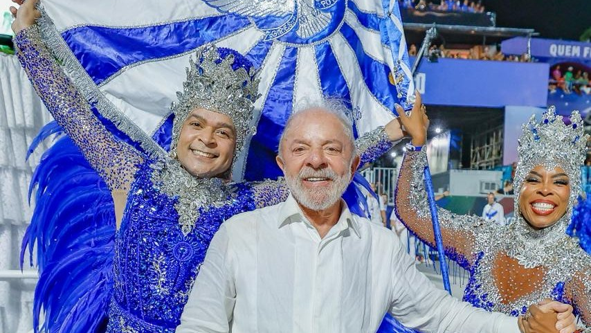 TSE admite ação contra Lula por desfile de carnaval com enredo sobre o presidente