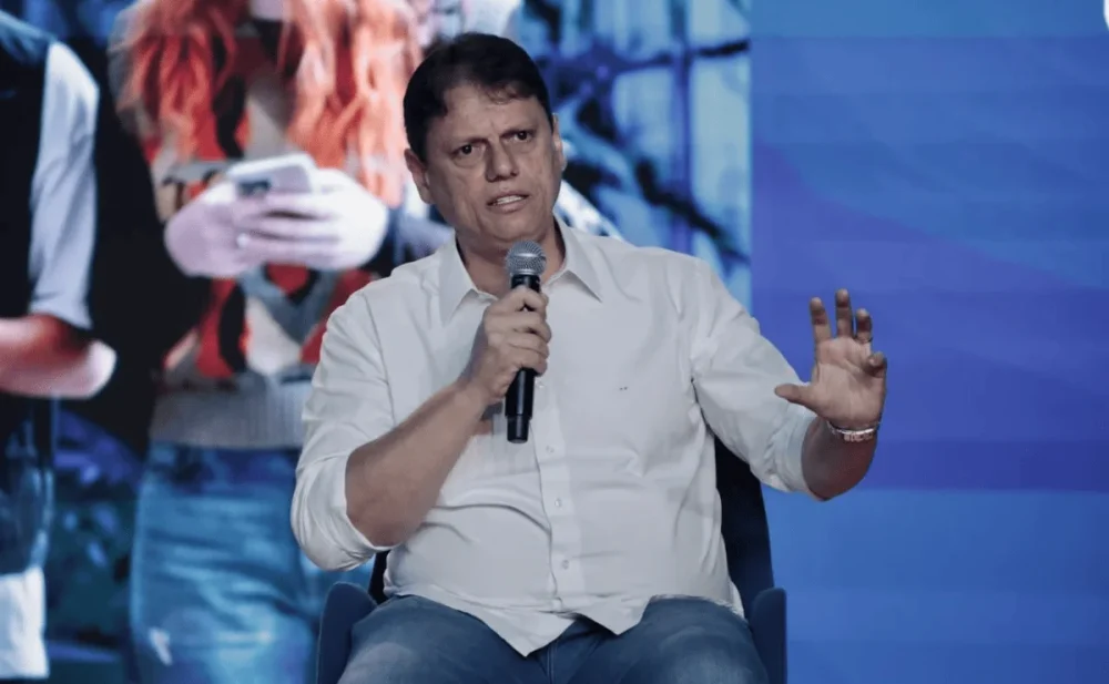 Tarcísio promete reformular carreira nas Etecs e ampliar vagas do Provão Paulista