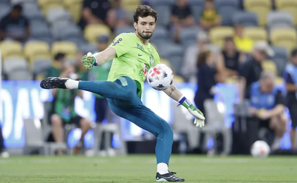 Otávio pode ser primeiro goleiro do Cruzeiro titular da Seleção em mais de duas décadas