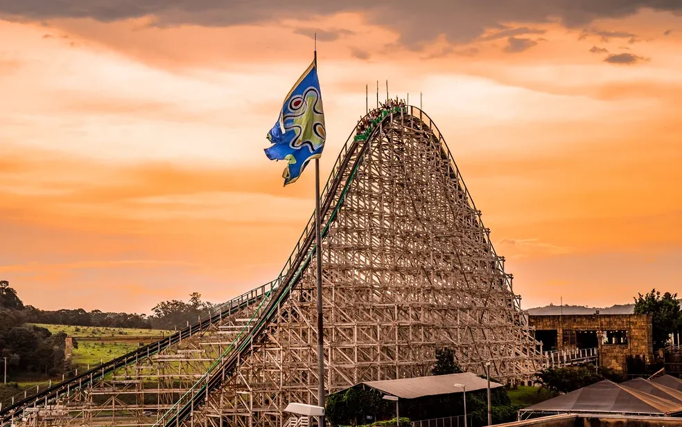 Montanha Russa no Hopi Hari