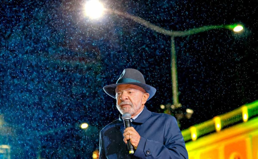 Lula afirma que agronegócio deveria 'se ajoelhar' por recursos do governo
