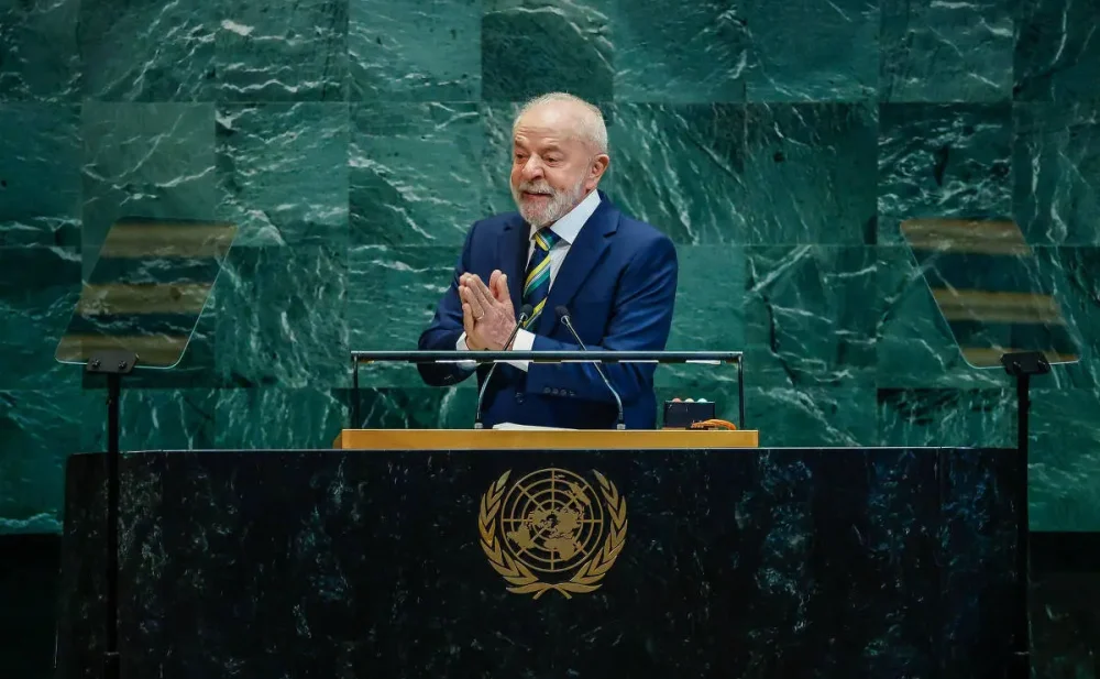 Campanha de Flávio pede ao TSE que proíba uso eleitoral de discurso de Lula na ONU