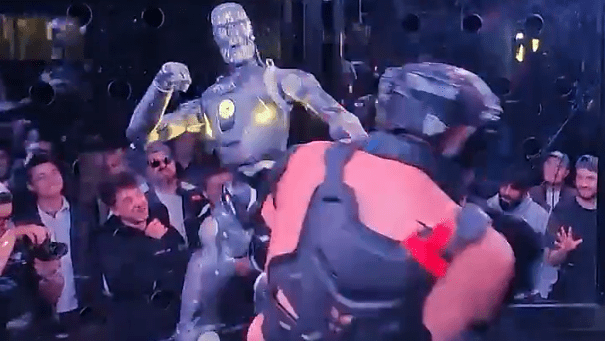 Robô nocauteia influenciador em primeira luta oficial contra humano