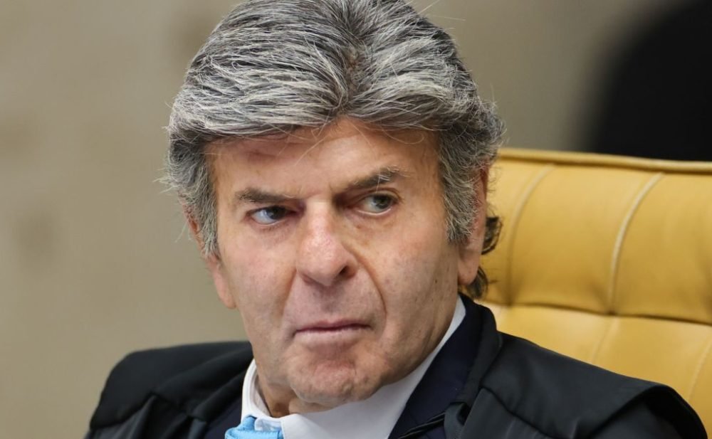 Fux dá 10 dias para Senado informar sobre entrada de Viviane Moraes e Vorcaro