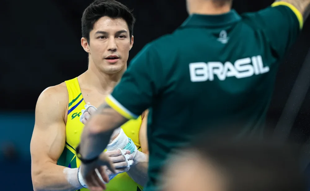 Arthur Nory conquista ouro na barra fixa em etapa da Copa do Mundo de Ginástica