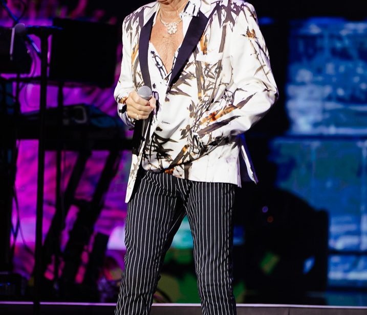 Rod Stewart anuncia última turnê após cirurgia no coração, mas garante que não vai se aposentar