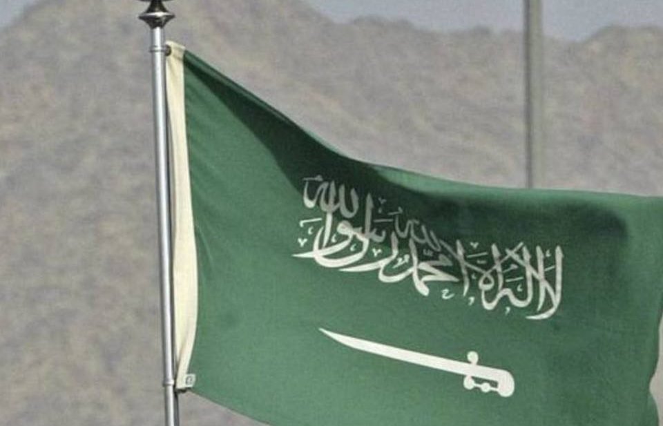 Houthis anunciam ataques com mísseis e drones contra alvos na Arábia Saudita