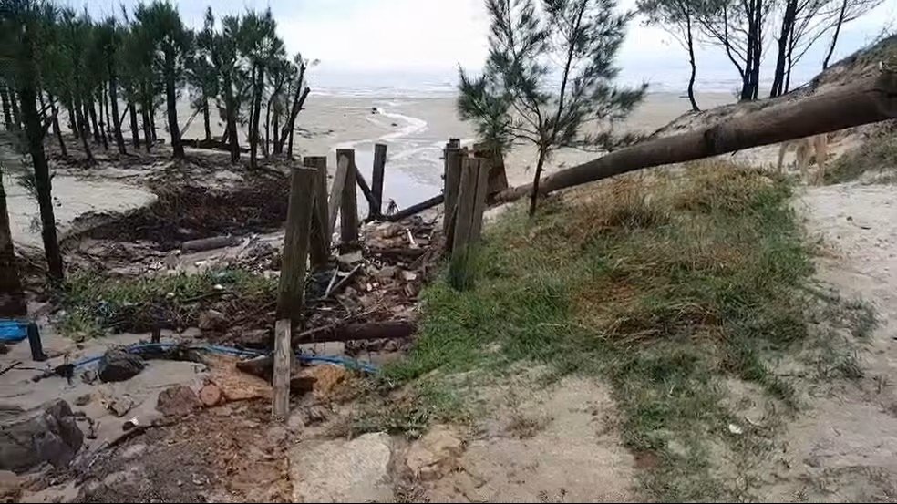Santa Catarina registra tsunami meteorológico com danos em três cidades