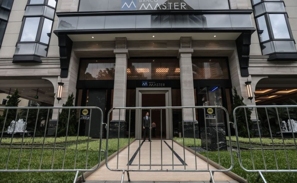 Políticos citados no caso Master têm maioria eleita no 1º turno