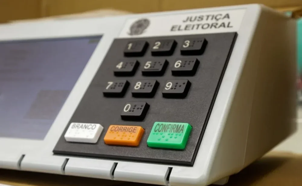 Seis candidatos barrados aparecem na urna eletrônica no DF; voto será considerado nulo