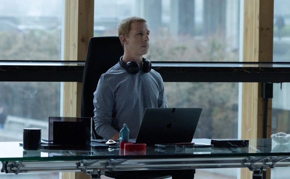 Aaron Sorkin volta a criticar Zuckerberg em filme sobre investigação do Facebook