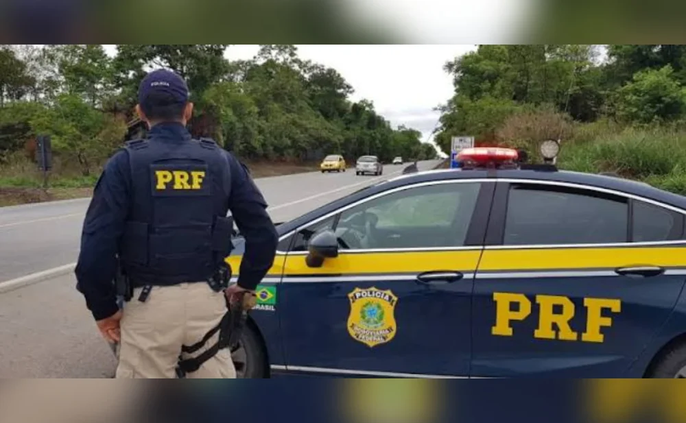 Polícia Federal prende homem com quase R$ 1 milhão e material de campanha em Alagoas