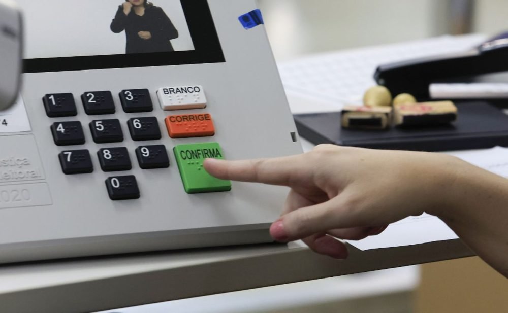 Quem faltou ao primeiro turno pode votar no segundo; saiba como regularizar