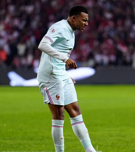 Mbappé sofre lesão no joelho e pode desfalcar Real Madrid por duas semanas