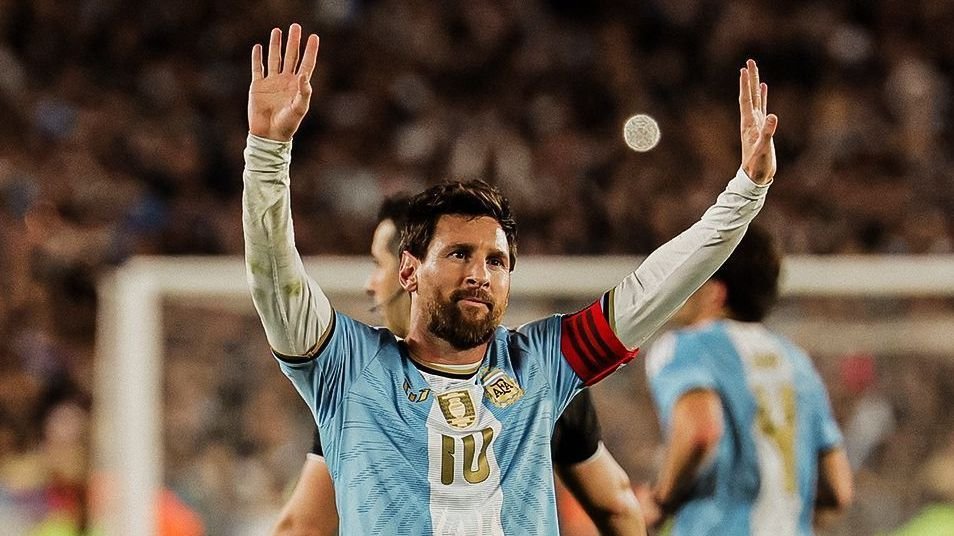 Scaloni elogia legado de Messi após despedida da Argentina e admite: "Não há jogador igual"